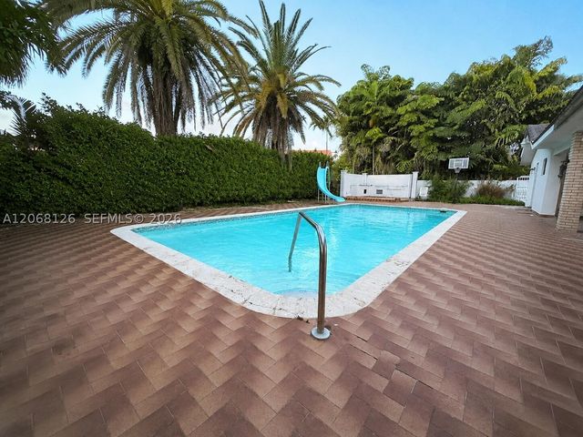 11351 SW 26th St, Miami, FL 33165