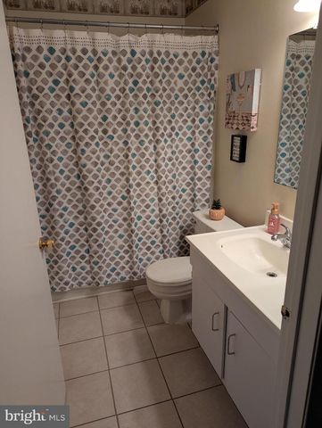 716 WOODHOLLOW DR, Marlton, NJ 08053