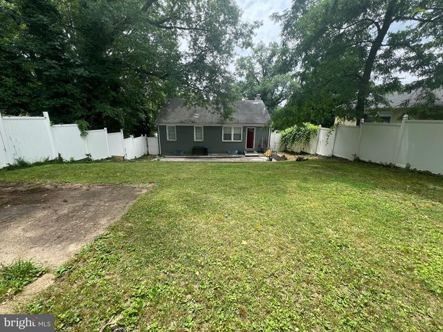 5702 LANDOVER RD, Hyattsville, MD 20784