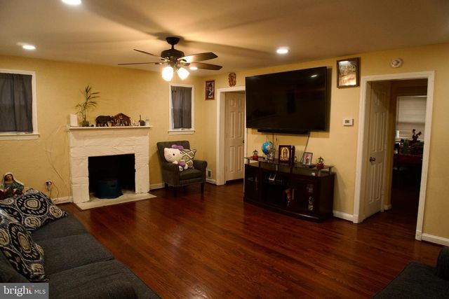 5702 LANDOVER RD, Hyattsville, MD 20784