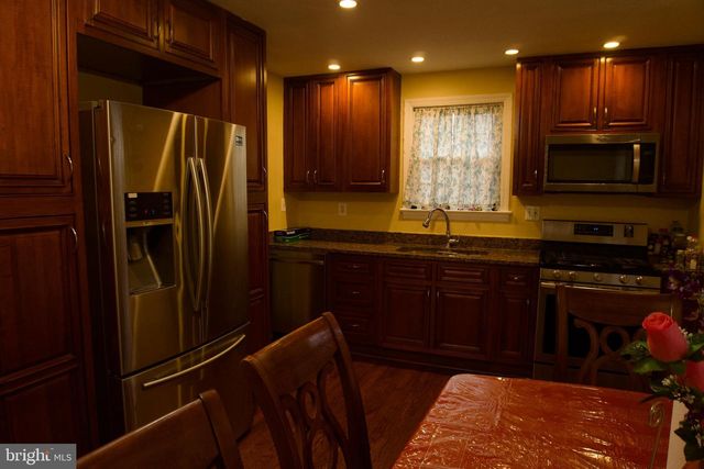 5702 LANDOVER RD, Hyattsville, MD 20784