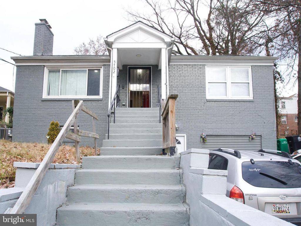 5702 LANDOVER RD, Hyattsville, MD 20784