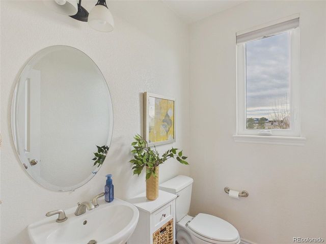 970 Inyokern Ct, Watkins, CO 80137