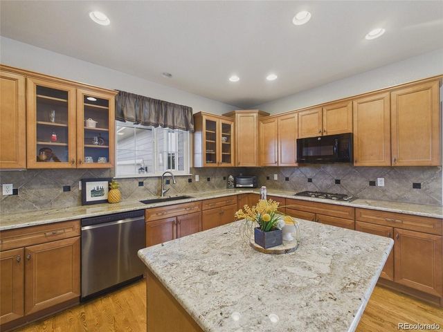 970 Inyokern Ct, Watkins, CO 80137