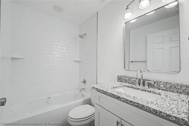 2721 W Exeter Road, Avon Park, FL 33825