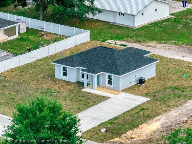 2721 W Exeter Road, Avon Park, FL 33825