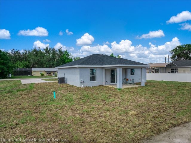 2721 W Exeter Road, Avon Park, FL 33825