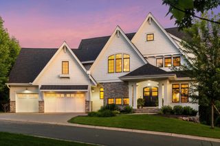 6653 Amberwood Lane, Chanhassen, MN 55317