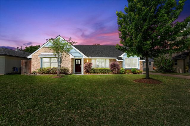 1911 Stebbins Drive, Houston, TX 77043