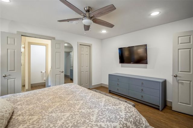 1911 Stebbins Drive, Houston, TX 77043