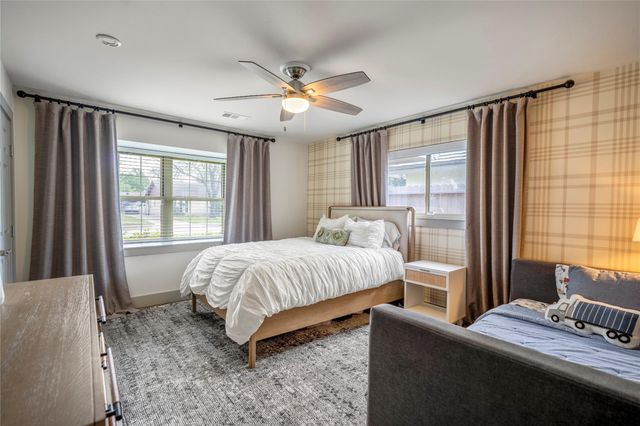 1911 Stebbins Drive, Houston, TX 77043