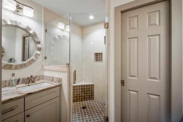 1911 Stebbins Drive, Houston, TX 77043