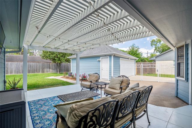 1911 Stebbins Drive, Houston, TX 77043