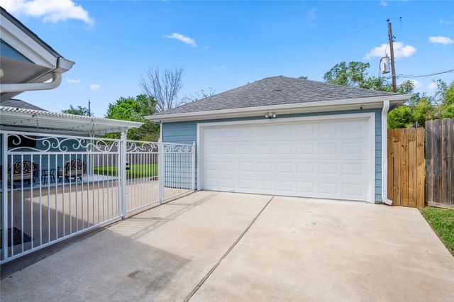 1911 Stebbins Drive, Houston, TX 77043