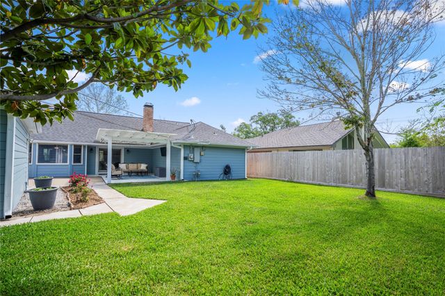 1911 Stebbins Drive, Houston, TX 77043