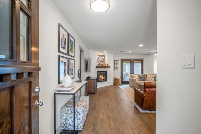 1911 Stebbins Drive, Houston, TX 77043