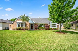 1911 Stebbins Drive, Houston, TX 77043
