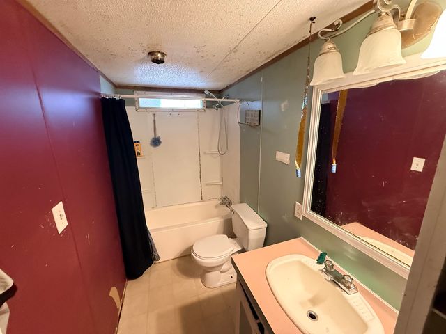 9 McCusker Place, Claremont, NH 03743