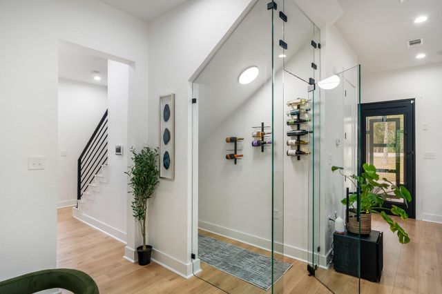 587 W Keanahalululu LN, Bastrop, TX 78602