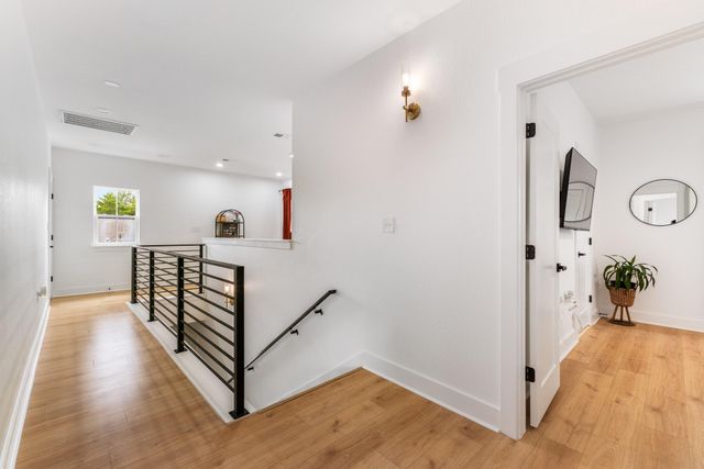 587 W Keanahalululu LN, Bastrop, TX 78602