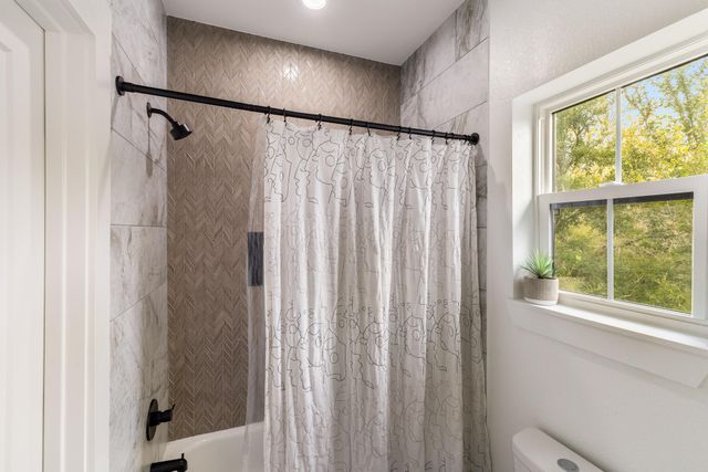 587 W Keanahalululu LN, Bastrop, TX 78602