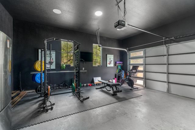 587 W Keanahalululu LN, Bastrop, TX 78602
