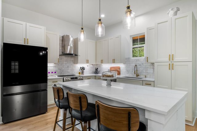 587 W Keanahalululu LN, Bastrop, TX 78602