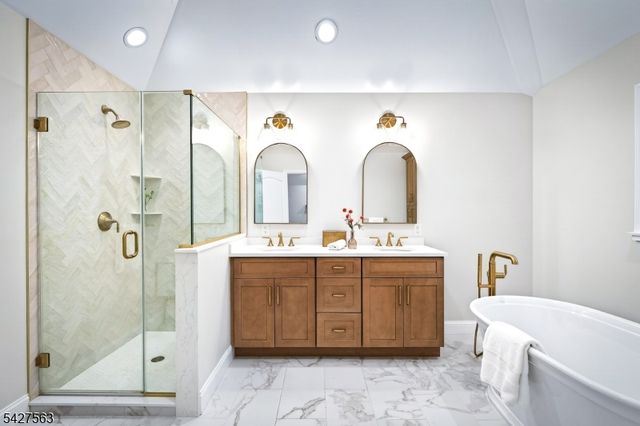 506 Codding Rd, Westfield Town, NJ 07090