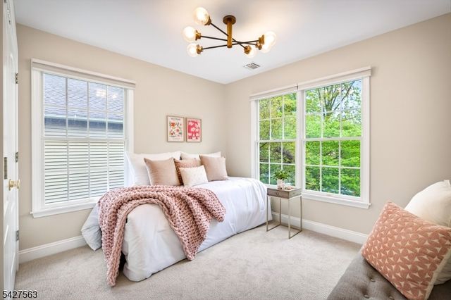 506 Codding Rd, Westfield Town, NJ 07090