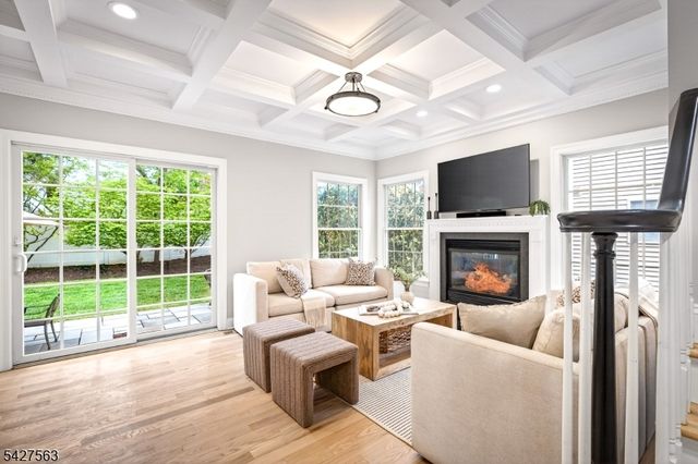 506 Codding Rd, Westfield Town, NJ 07090