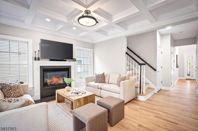 506 Codding Rd, Westfield Town, NJ 07090