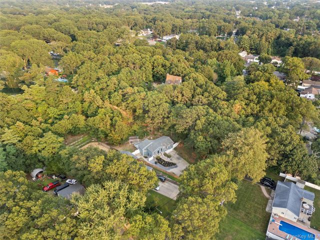 59 Breeze Avenue, Ronkonkoma, NY 11779