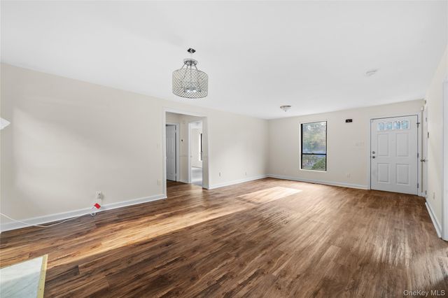 59 Breeze Avenue, Ronkonkoma, NY 11779