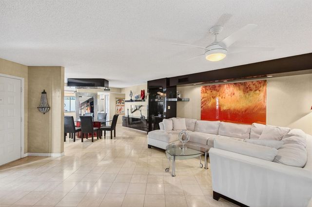 15321 Strathearn Drive 10902, Delray Beach, FL 33446