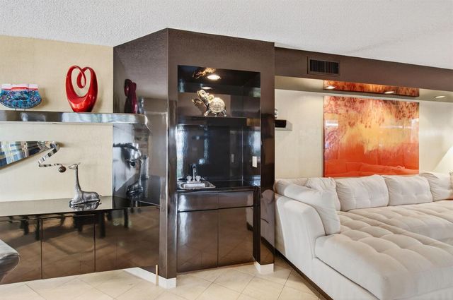15321 Strathearn Drive 10902, Delray Beach, FL 33446