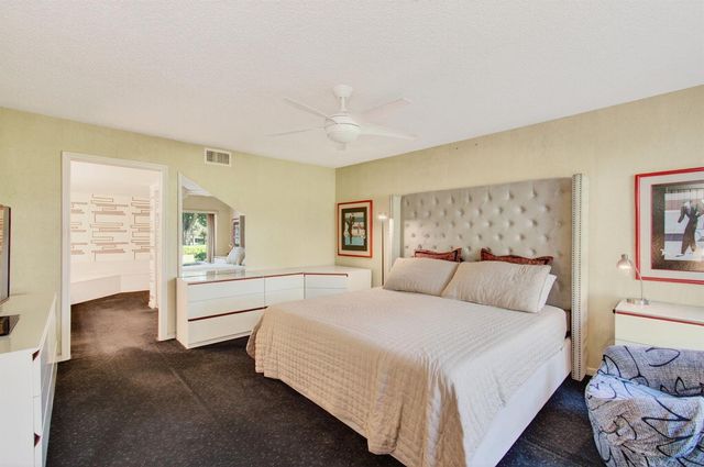 15321 Strathearn Drive 10902, Delray Beach, FL 33446