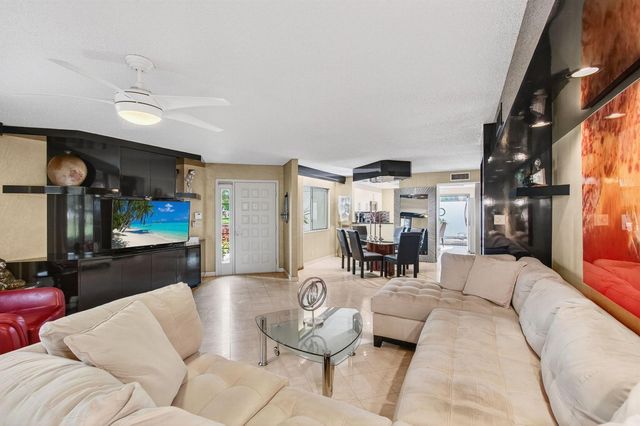15321 Strathearn Drive 10902, Delray Beach, FL 33446