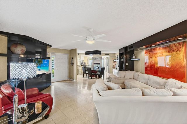 15321 Strathearn Drive 10902, Delray Beach, FL 33446