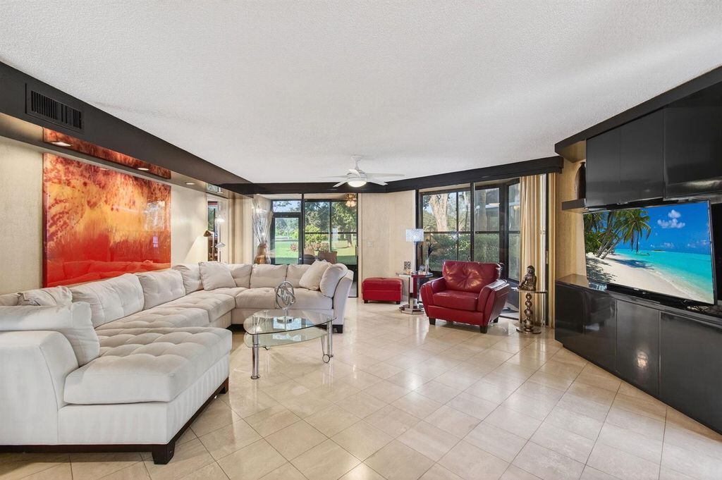 15321 Strathearn Drive 10902, Delray Beach, FL 33446