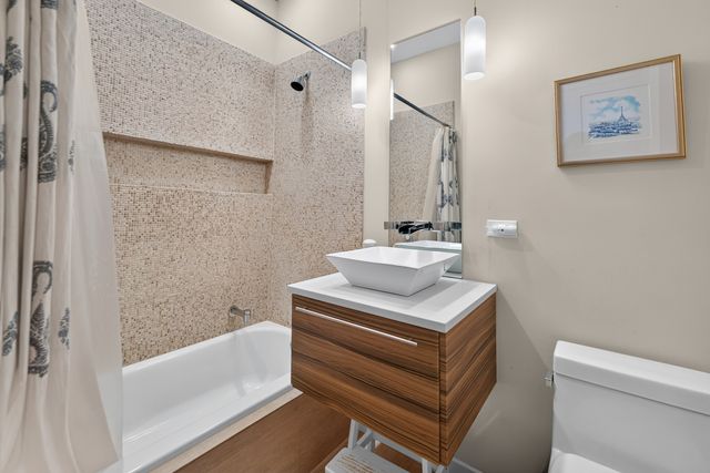 2012 W Shakespeare Avenue 1, Chicago, IL 60647
