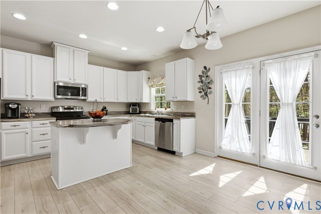5225 Timsbury Pointe Dr, Chester, VA 23831