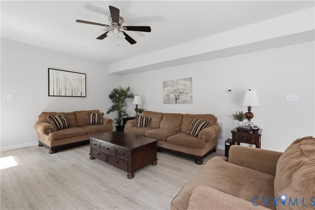 5225 Timsbury Pointe Dr, Chester, VA 23831