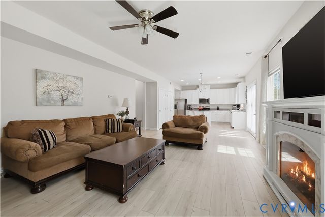 5225 Timsbury Pointe Dr, Chester, VA 23831