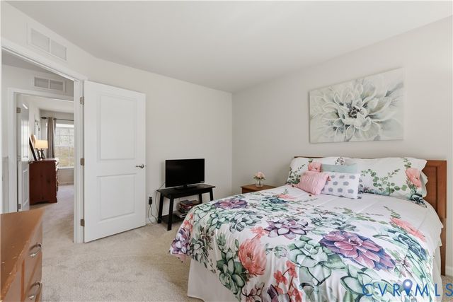 5225 Timsbury Pointe Dr, Chester, VA 23831