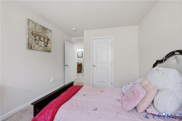 5225 Timsbury Pointe Dr, Chester, VA 23831