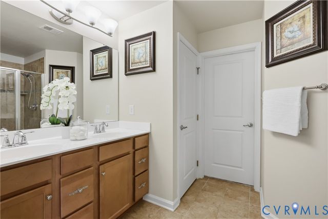 5225 Timsbury Pointe Dr, Chester, VA 23831