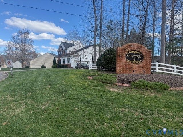 5225 Timsbury Pointe Dr, Chester, VA 23831