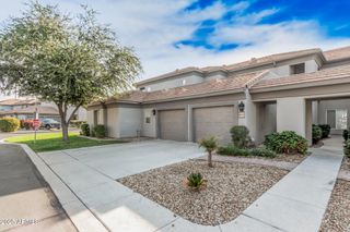 7401 W ARROWHEAD CLUBHOUSE Drive 2062, Glendale, AZ 85308