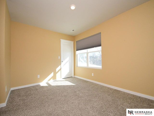 7728 N 95th Avenue, Omaha, NE 68122