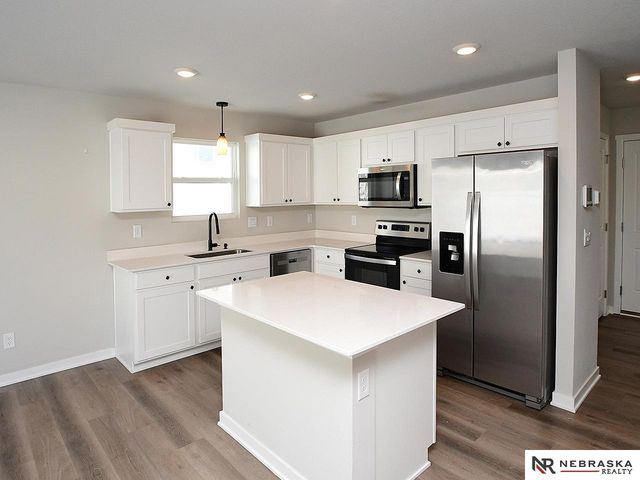 7728 N 95th Avenue, Omaha, NE 68122